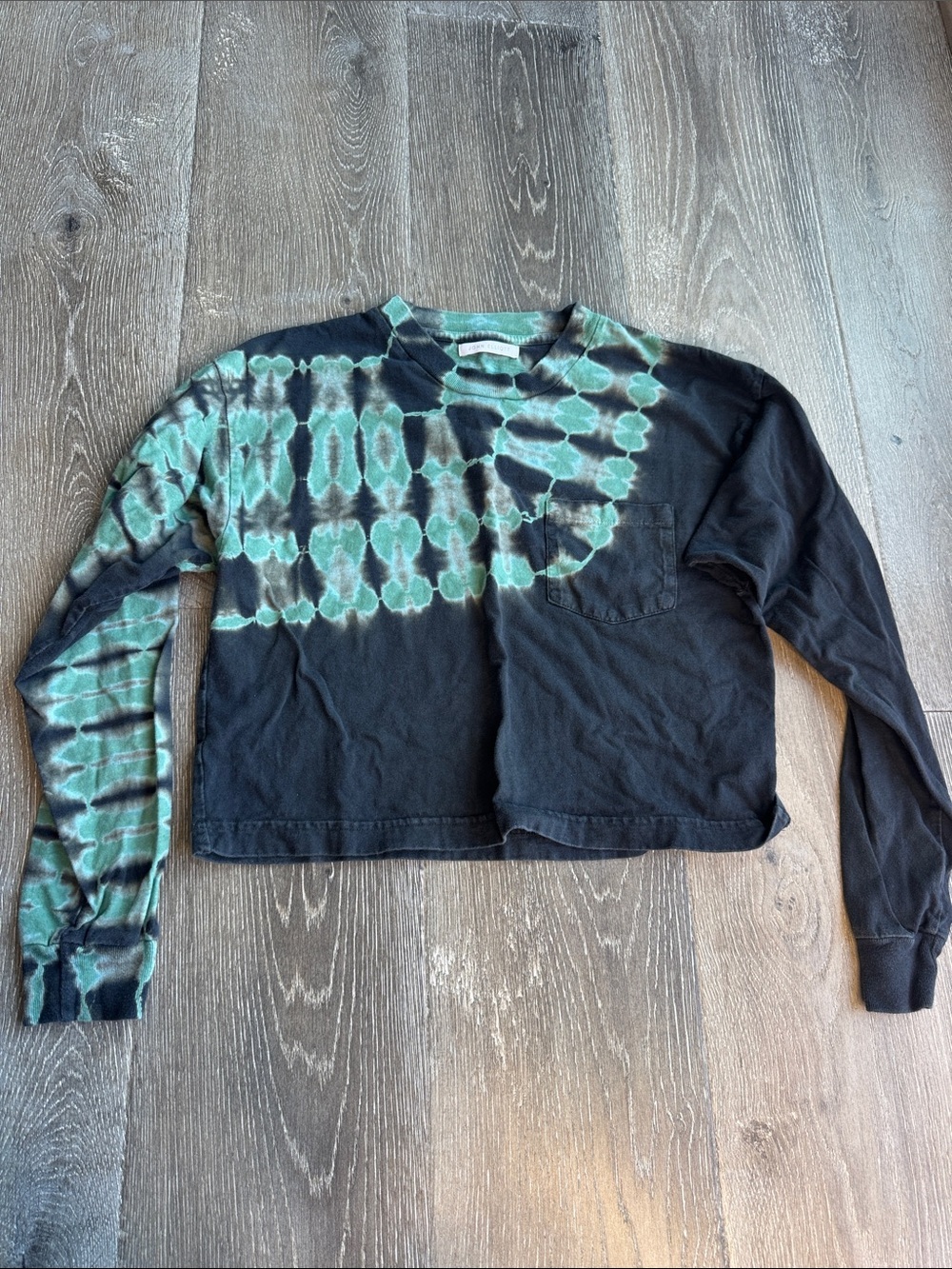 John Elliott Black and Teal Tie-Dye Cropped Long Sleeve Tee AZ0715